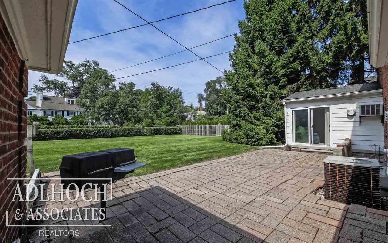 1047 Devonshire Road Grosse Pointe Park, MI 48230 - Photo 30 of 33
