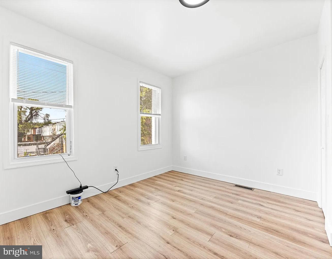 2542 Harford Road, Unit A Baltimore, MD 21218 - Photo 6 of 11 Bright and airy blank canvas for creativity.