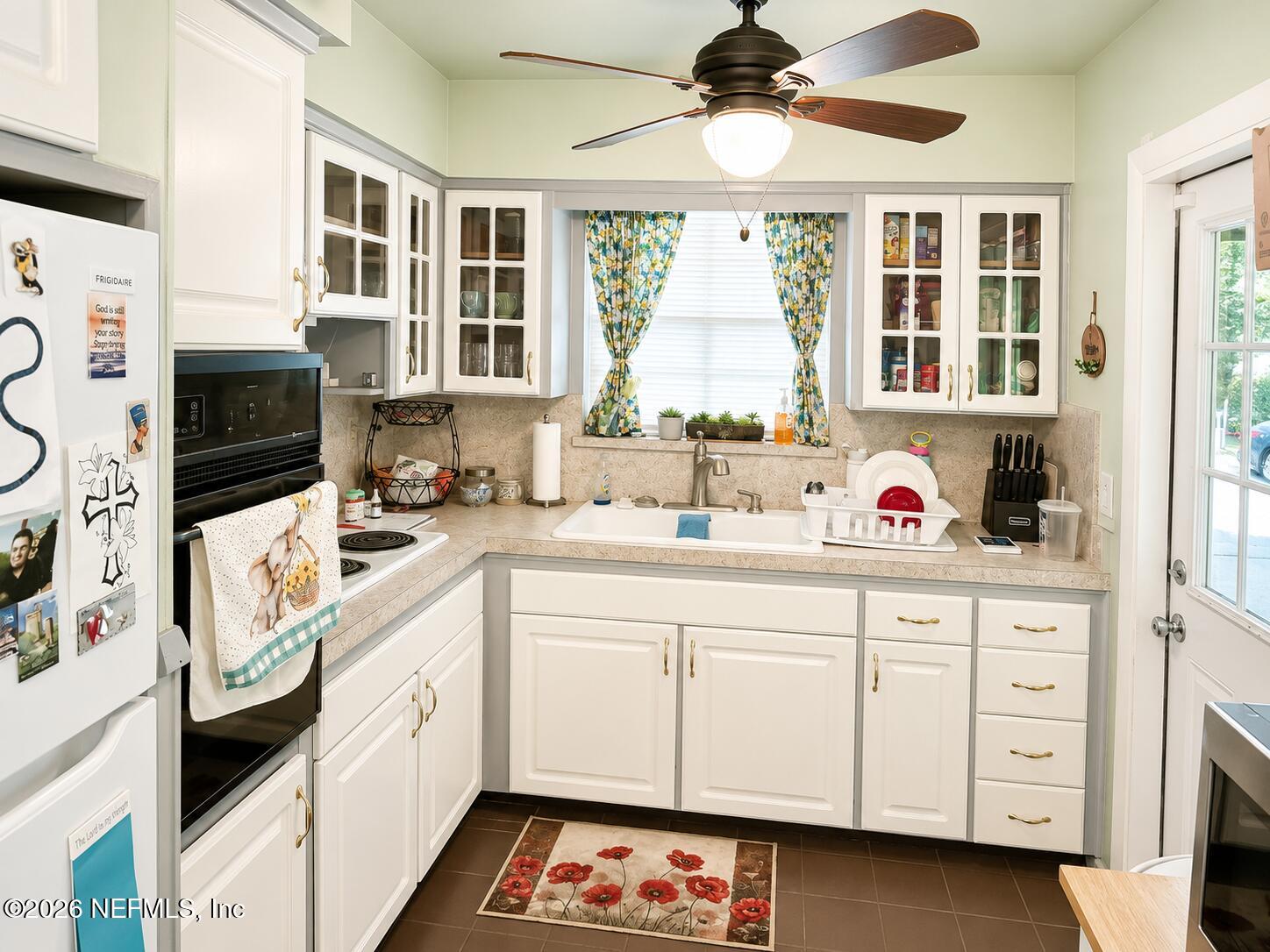 2951 Sandhurst Road East Jacksonville, FL 32277 - Photo 6 of 18 Kitchen