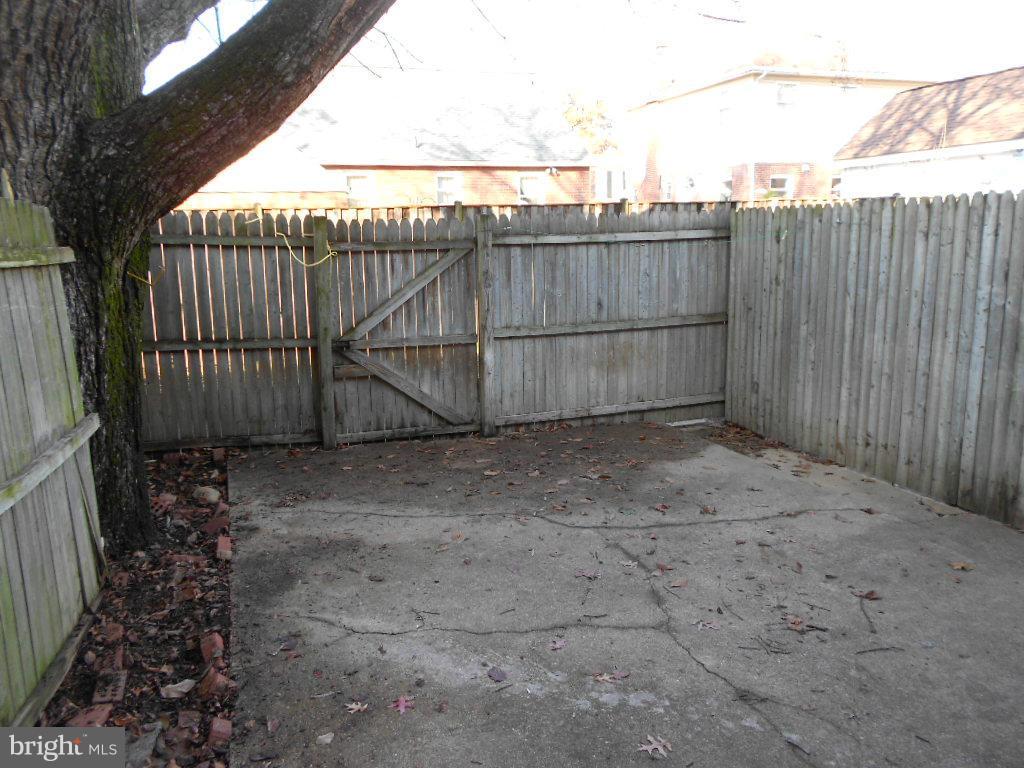 2811 16th Road South, Unit 2811A Arlington, VA 22204 - Photo 20 of 30 Private and serene.