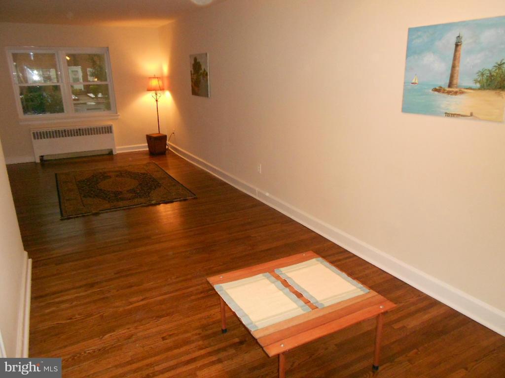 2811 16th Road South, Unit 2811A Arlington, VA 22204 - Photo 10 of 30 Dining area.