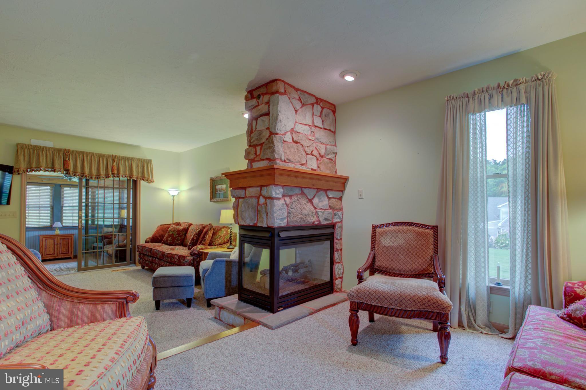 44 Field Lane Lititz, PA 17543 - Photo 4 of 49