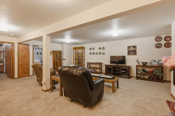 $229,900 | 7355 Southwest 23rd Court, Topeka, KS 66614