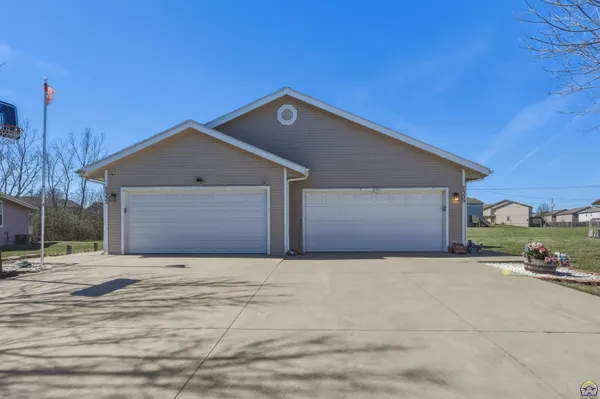 $229,900 | 7355 Southwest 23rd Court, Topeka, KS 66614