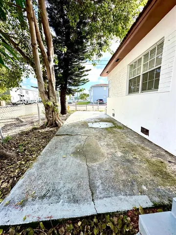 $2,500 | 600 Southwest 16th Avenue, Unit 600, Miami, FL 33135