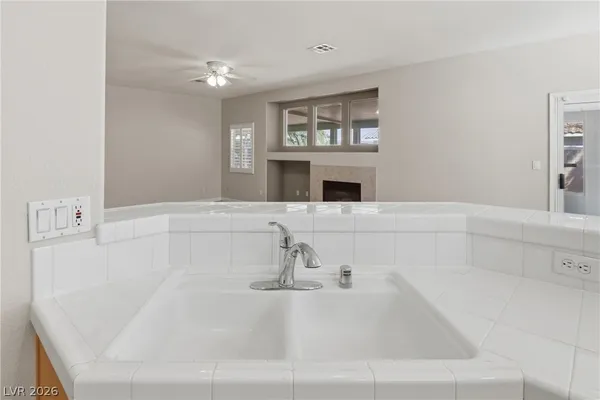 $2,450 | 1280 Dressen Avenue, Las Vegas, NV 89123