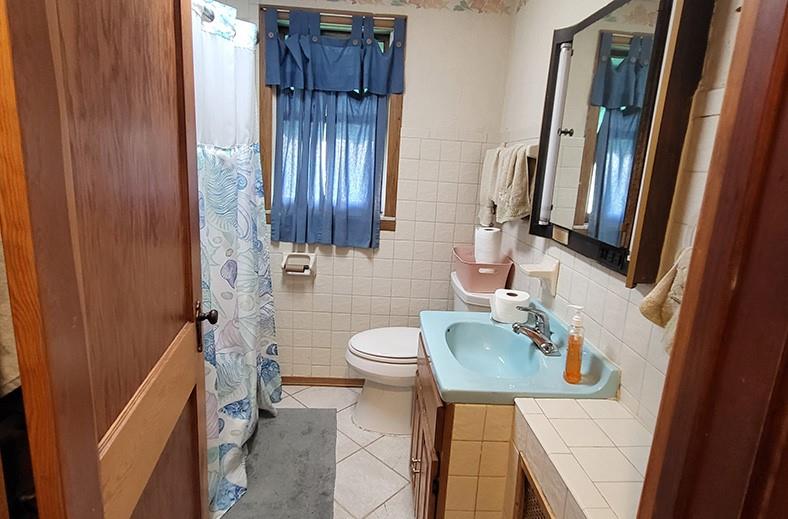 812 Marion Road Indiana, PA 15701 - Photo 9 of 18 Bathroom
