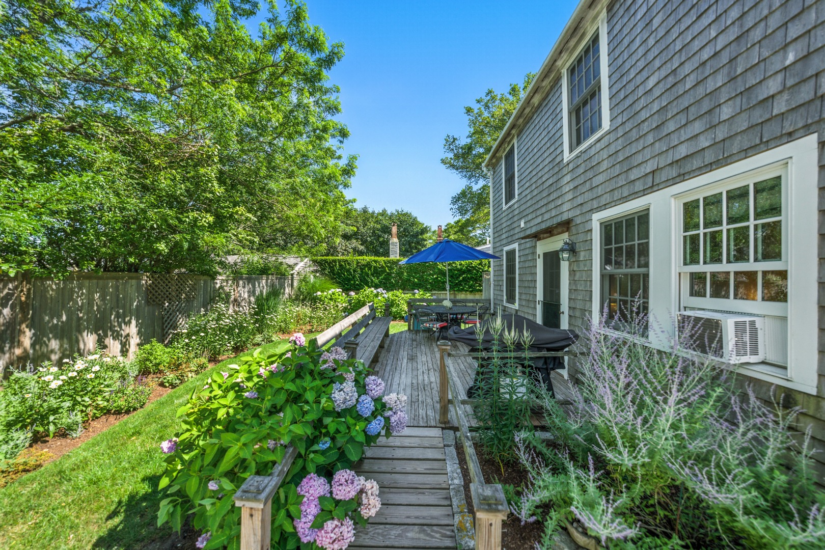 52 Pleasant Street Nantucket, MA 02554 - Photo 4 of 36