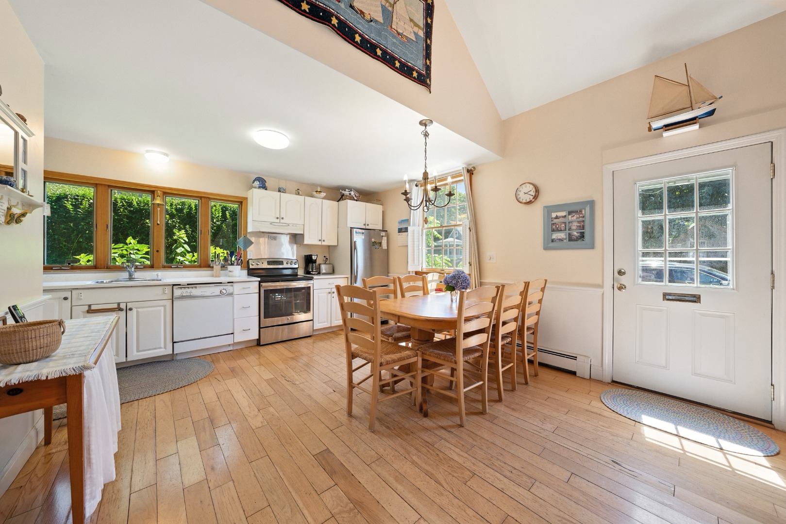 52 Pleasant Street Nantucket, MA 02554 - Photo 9 of 36