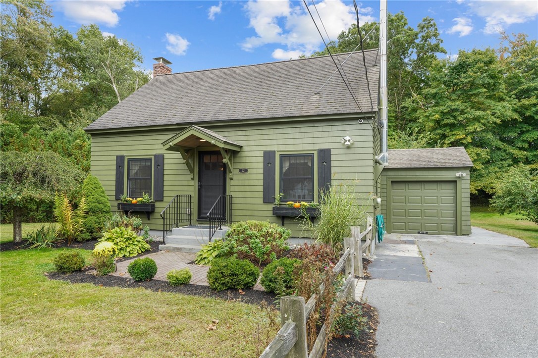 12 Chestnut Hill Road Glocester, RI 02814 - Photo 1 of 43