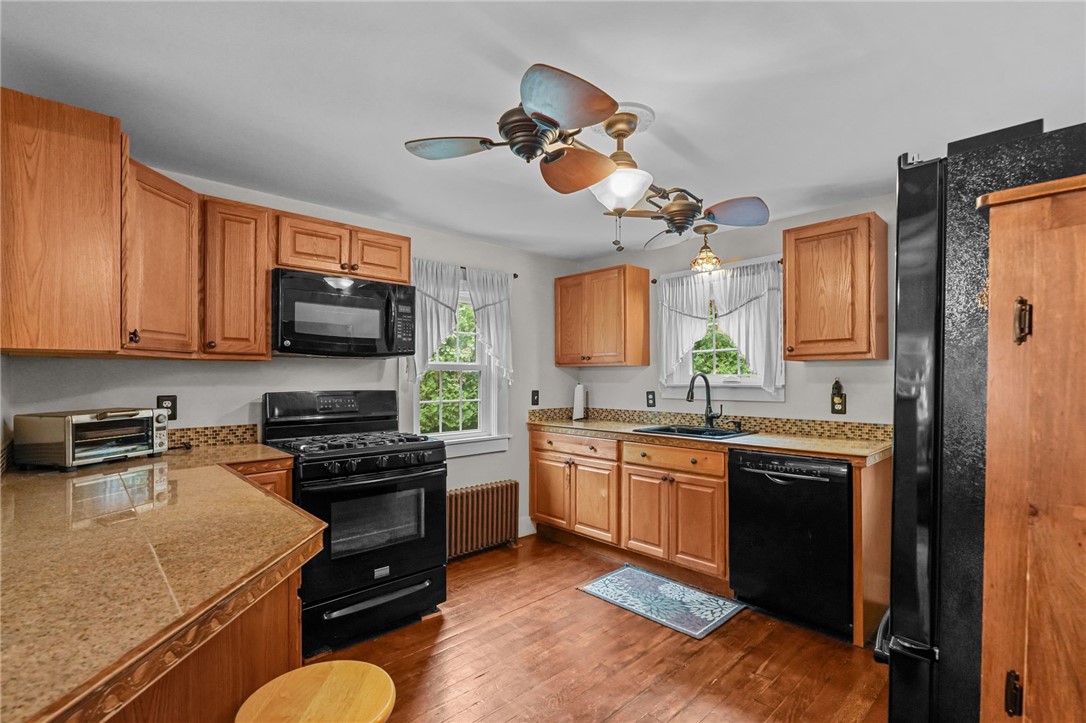 12 Chestnut Hill Road Glocester, RI 02814 - Photo 6 of 43