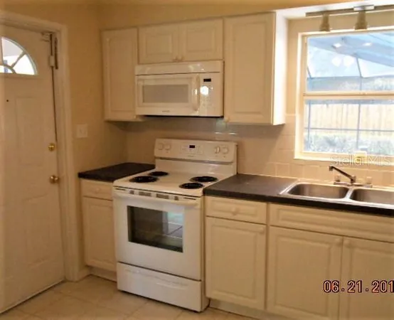 $2,550 | 4201 Benson Avenue North, St. Petersburg, FL 33713