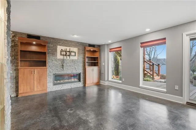 $585,000 | 9007 Northeast 92nd Terrace, Kansas City, MO 64157