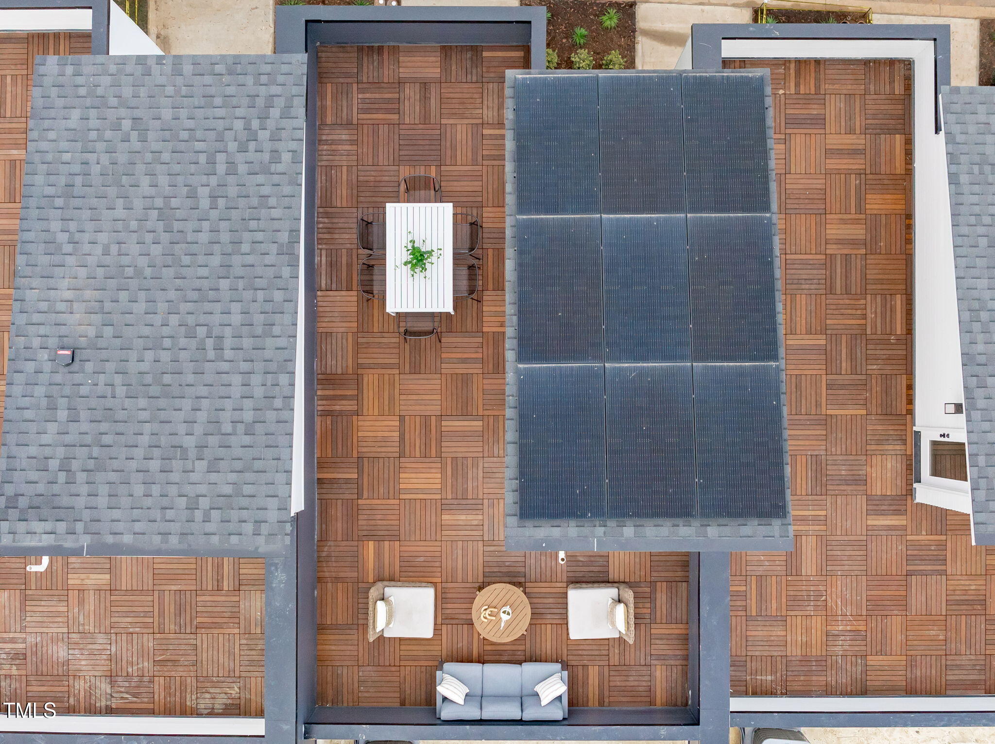 620 Rocky Knob Court Raleigh, NC 27601 - Photo 35 of 47 a building outdoor seating space