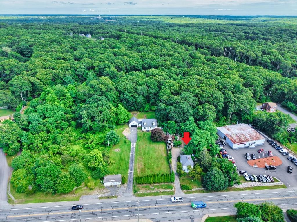 898 Main Road Tiverton, RI 02878 - Photo 4 of 36 Gallery Image 4
