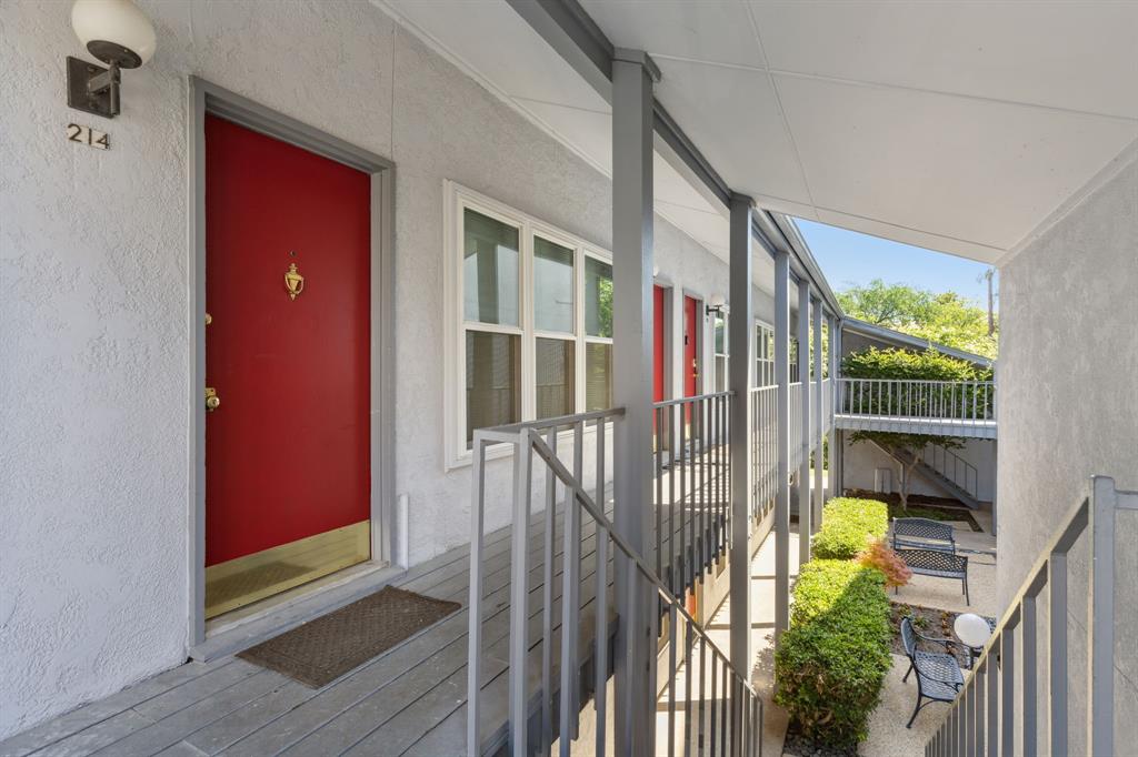 3827 Gilbert Avenue, Unit 214 Dallas, TX 75219 - Photo 2 of 25 a view of an entryway
