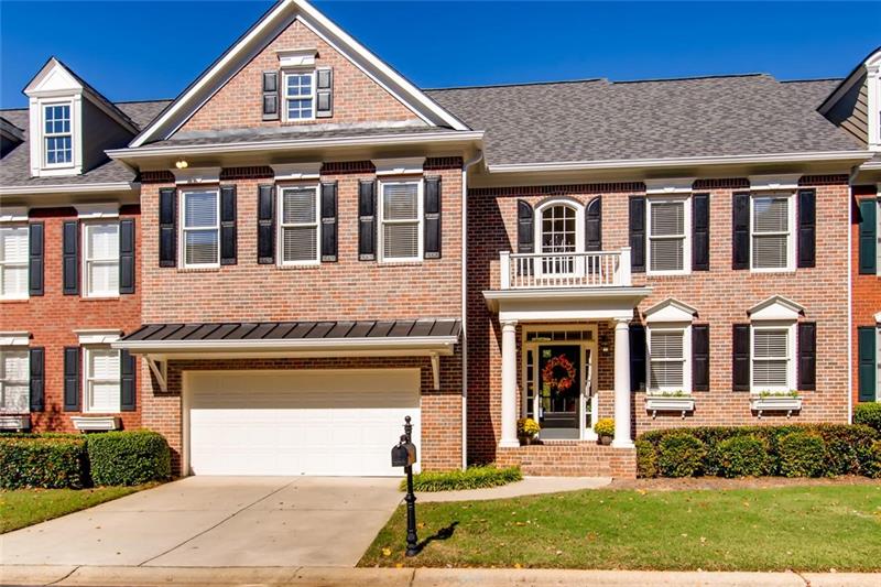 Beautiful Townhome with 2 car garage!
