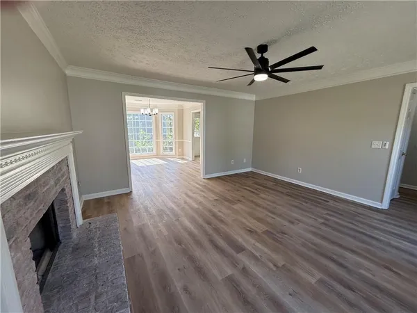 $2,295 | 979 Sugar Crossing Lane, Sugar Hill, GA 30518