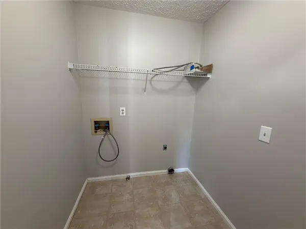 $2,295 | 979 Sugar Crossing Lane, Sugar Hill, GA 30518