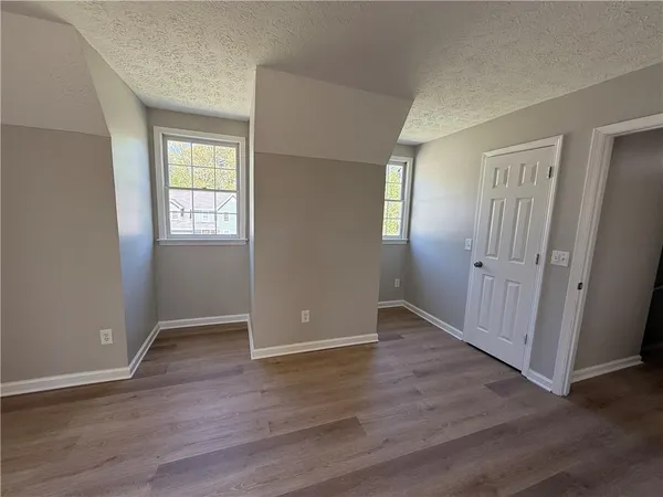 $2,295 | 979 Sugar Crossing Lane, Sugar Hill, GA 30518