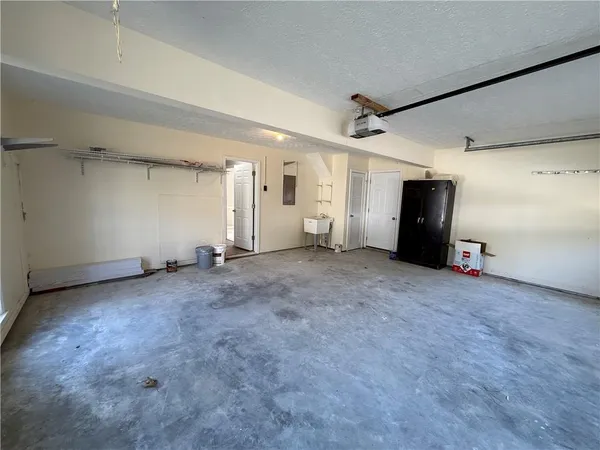 $2,295 | 979 Sugar Crossing Lane, Sugar Hill, GA 30518