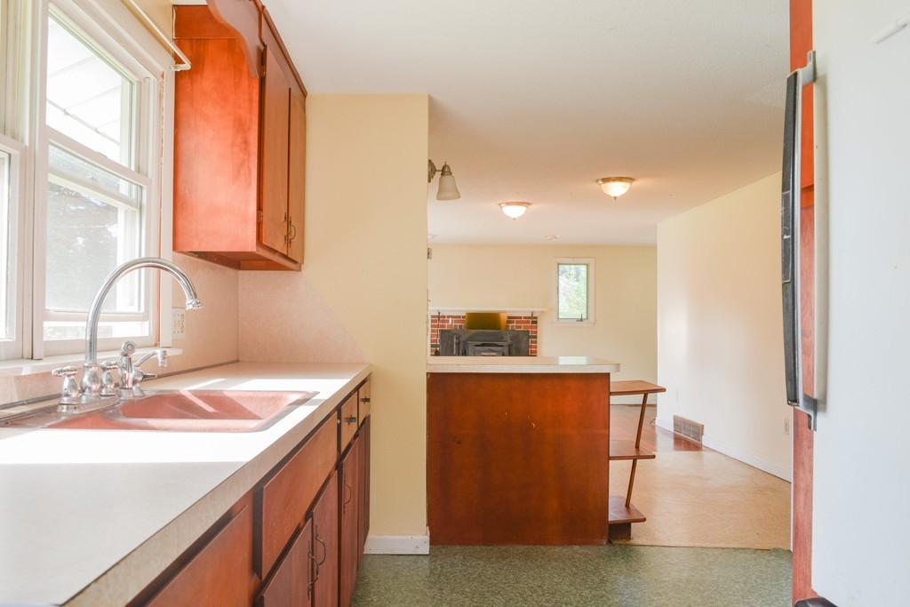 93 Sackett Road Westfield, MA 01085 - Photo 11 of 30 Gallery Image 11