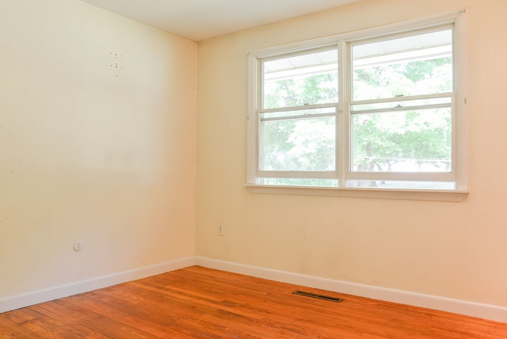 93 Sackett Road Westfield, MA 01085 - Photo 12 of 30 Gallery Image 12