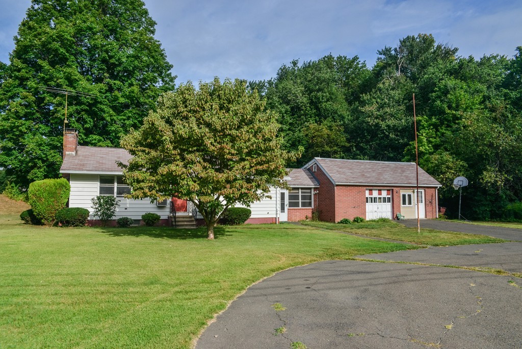 93 Sackett Road Westfield, MA 01085 - Photo 3 of 30 Gallery Image 3