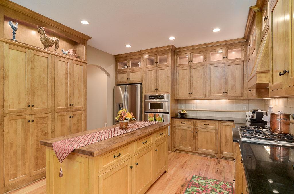 5392 Barrington Way Excelsior, MN 55331 - Photo 2 of 34 Gallery Image 2