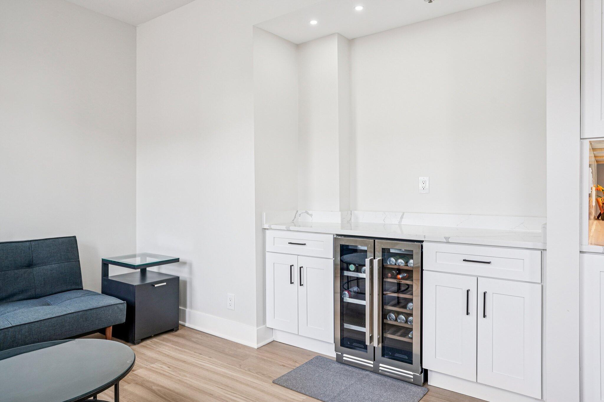234 North Broadway, Unit 510 Milwaukee, WI 53202 - Photo 10 of 49 Wet Bar in Den