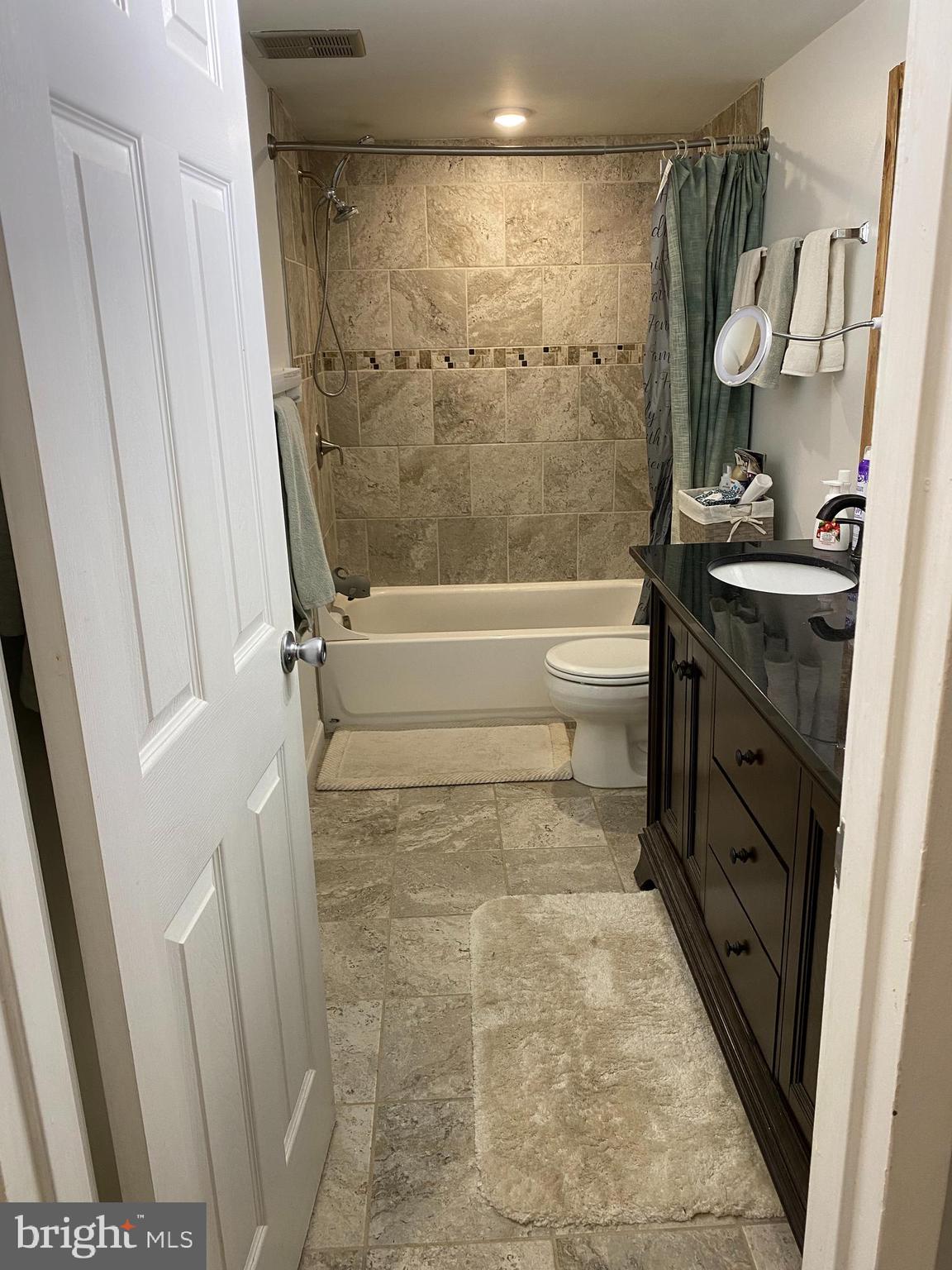 1405 Northgate Square, Unit 21C Reston, VA 20190 - Photo 17 of 27 Updated bathroom