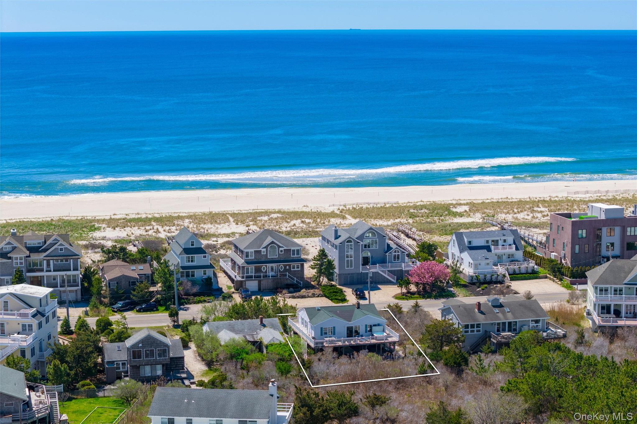 898 Dune Road Westhampton Beach, NY 11978 - Photo 21 of 36 a view of a city