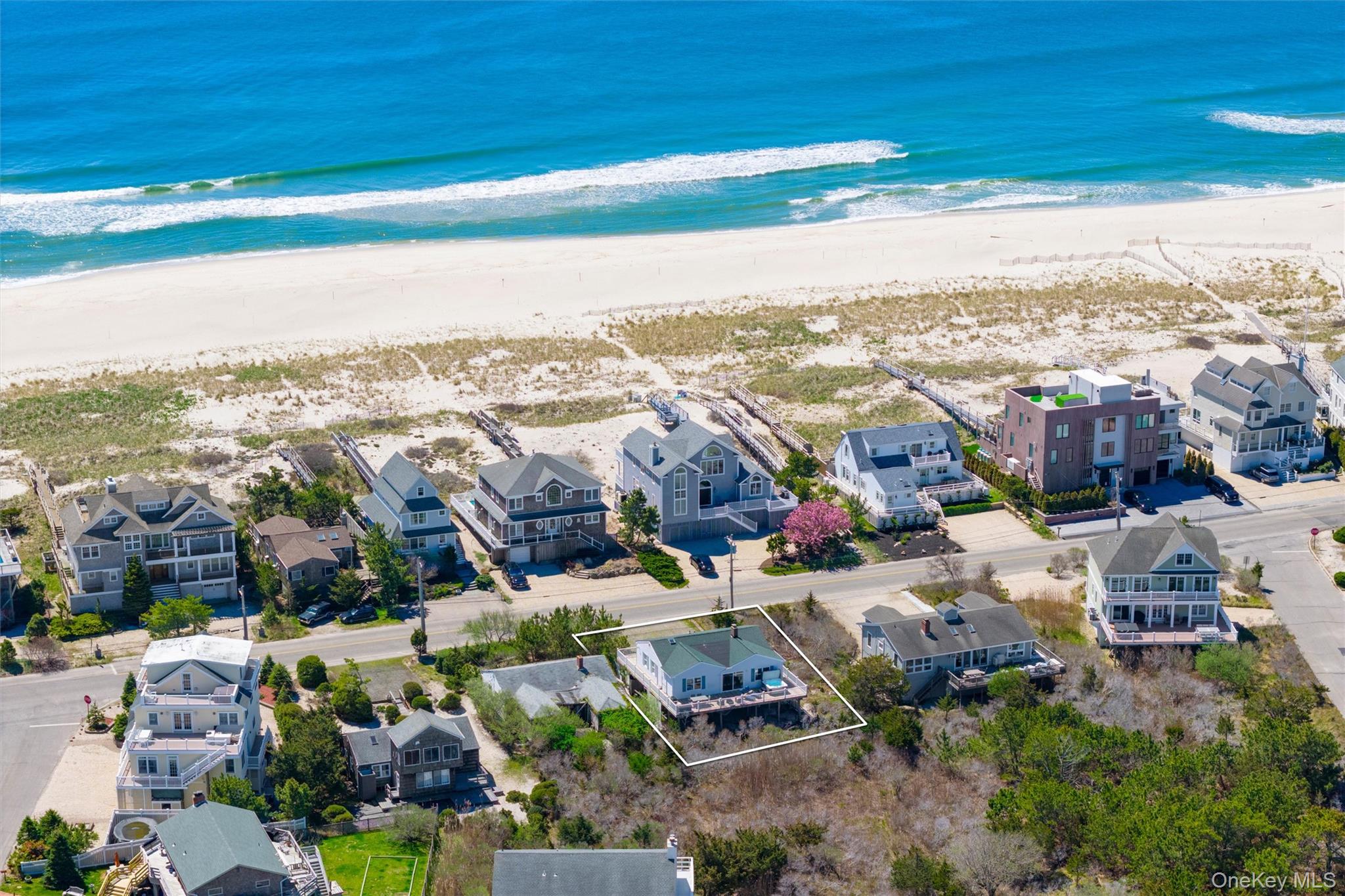 898 Dune Road Westhampton Beach, NY 11978 - Photo 22 of 36 a view of a city
