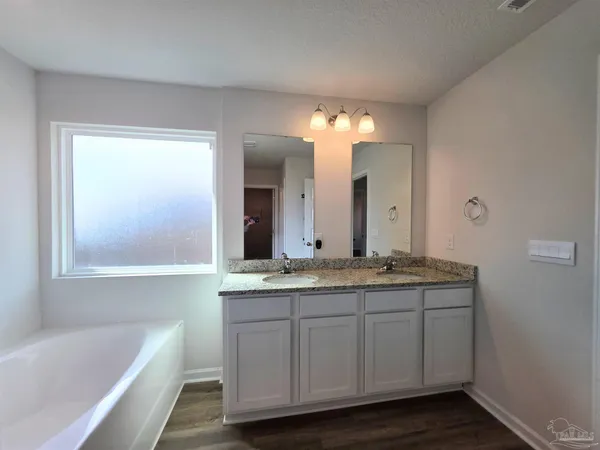 $2,225 | 5581 Silverbell Drive, Milton, FL 32583