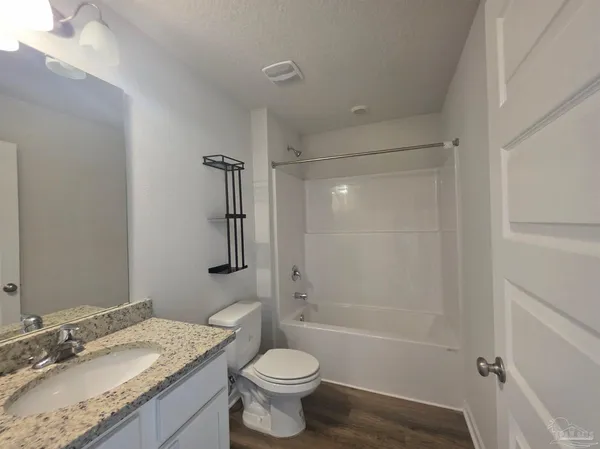 $2,225 | 5581 Silverbell Drive, Milton, FL 32583