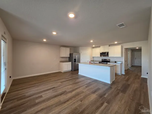 $2,225 | 5581 Silverbell Drive, Milton, FL 32583