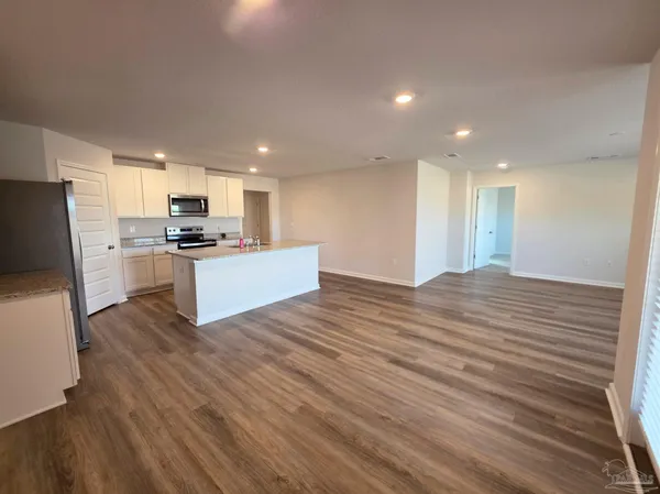 $2,225 | 5581 Silverbell Drive, Milton, FL 32583