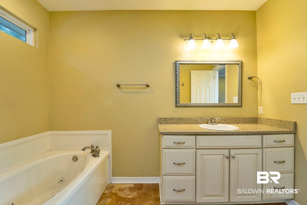 15710 Old Pierce Road Fairhope, AL 36532 - Photo 20 of 38 Bathroom 4
