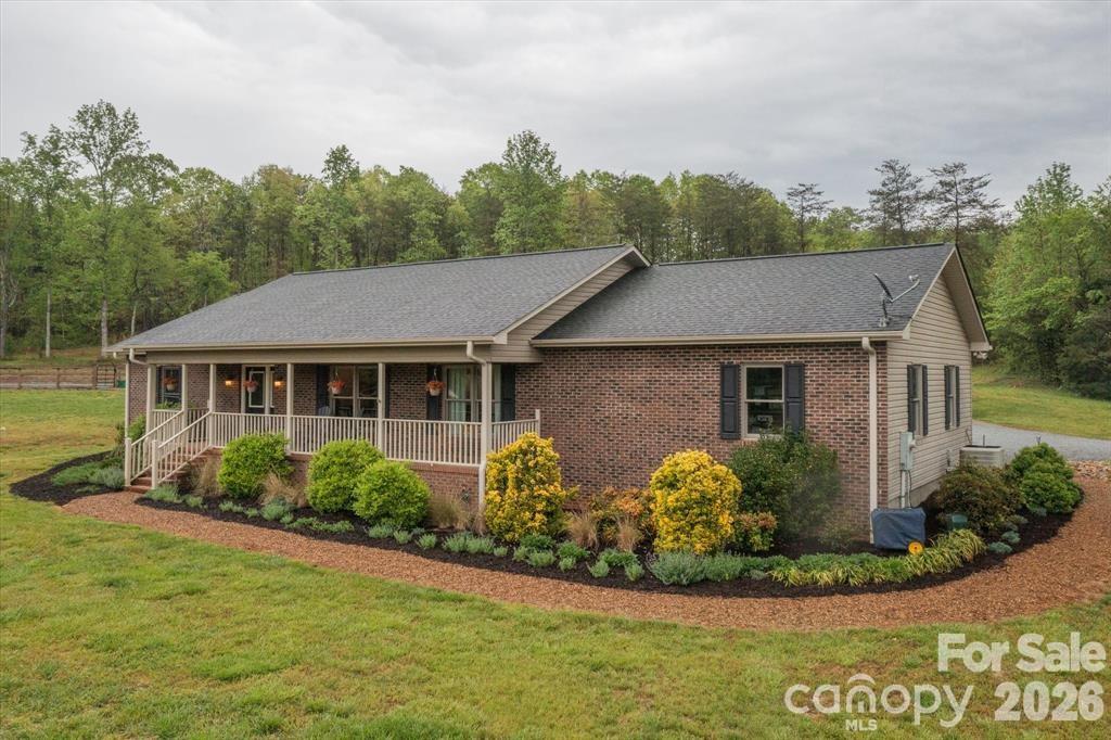 1091 Bill Collins Road Columbus, NC 28722 - Photo 2 of 30 Gallery Image 2