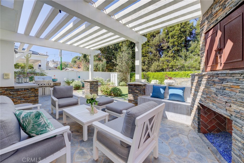 1305 18th Street Manhattan Beach, CA 90266 - Photo 14 of 34