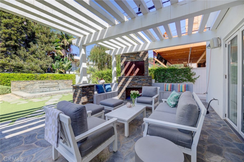 1305 18th Street Manhattan Beach, CA 90266 - Photo 16 of 34