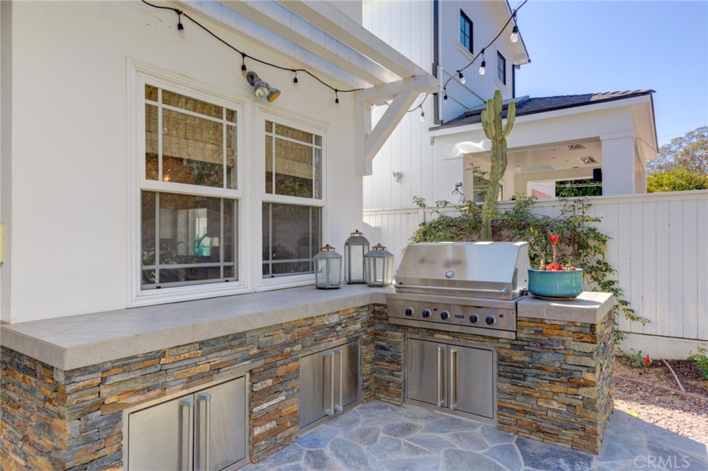 1305 18th Street Manhattan Beach, CA 90266 - Photo 17 of 34