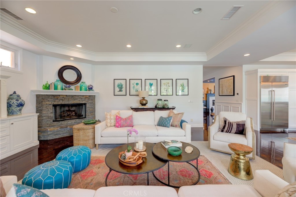 1305 18th Street Manhattan Beach, CA 90266 - Photo 4 of 34