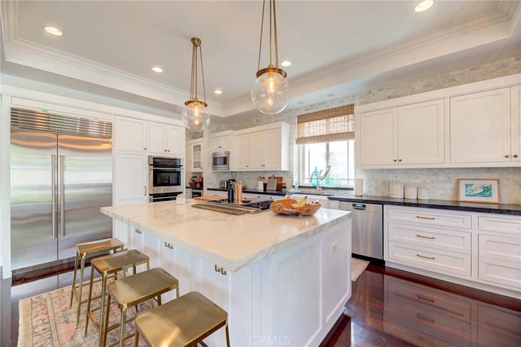 1305 18th Street Manhattan Beach, CA 90266 - Photo 6 of 34