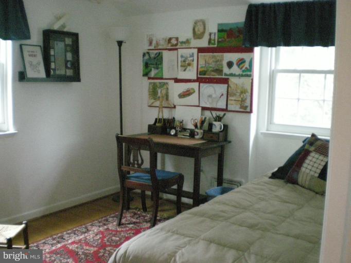 6522 Redgate Circle Baltimore, MD 21228 - Photo 12 of 19 Bedroom #4 - freshly painted -ideal for office