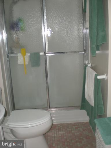 6522 Redgate Circle Baltimore, MD 21228 - Photo 6 of 19 Updated with separate shower
