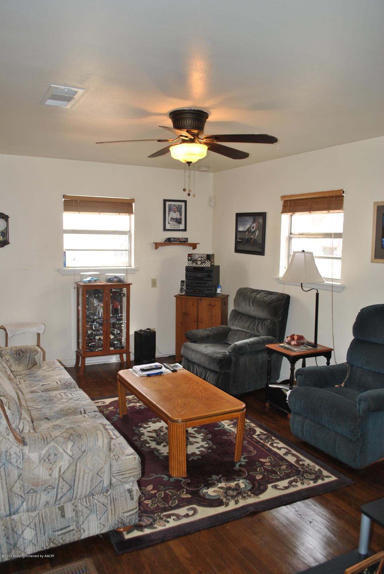 4440 Crockett Street Amarillo, TX 79110 - Photo 2 of 16 DSC_1184