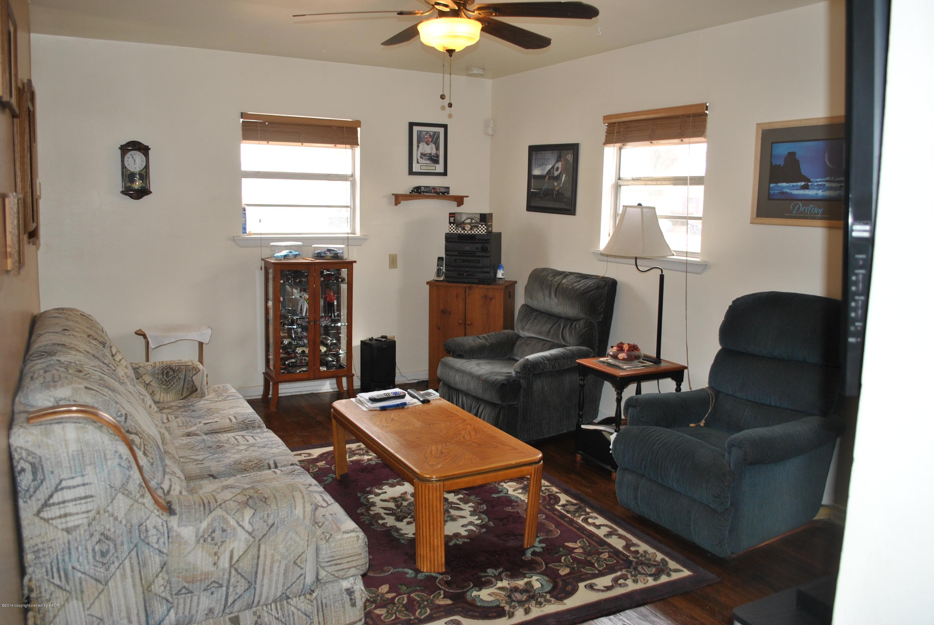 4440 Crockett Street Amarillo, TX 79110 - Photo 3 of 16 DSC_1185