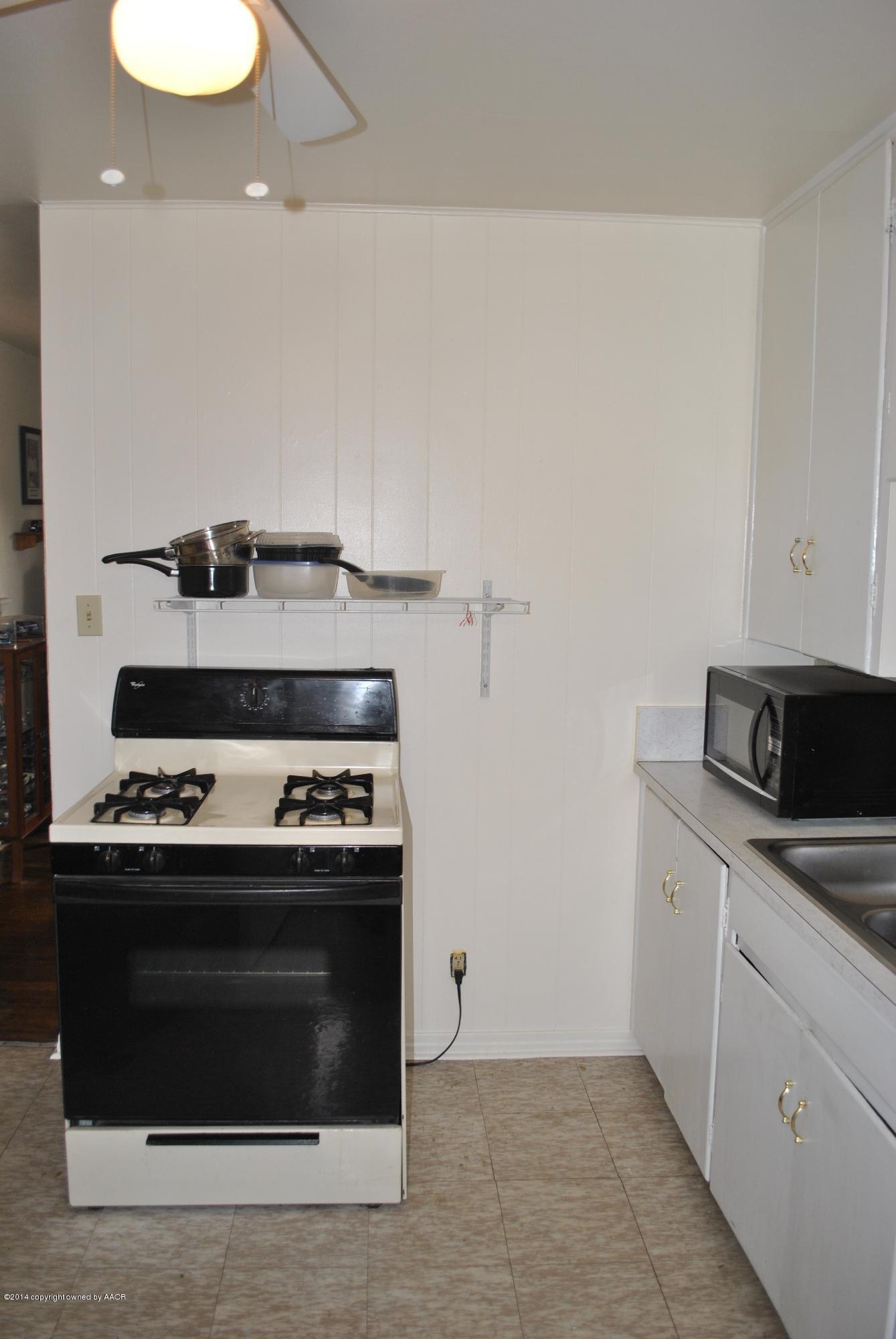 4440 Crockett Street Amarillo, TX 79110 - Photo 8 of 16 DSC_1181