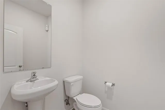 $2,750 | 3004 Cliffview Drive, Sanger, TX 76266